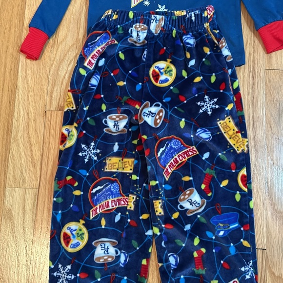 Polar Express PJ Set, 4/5Y - Picture 2 of 6